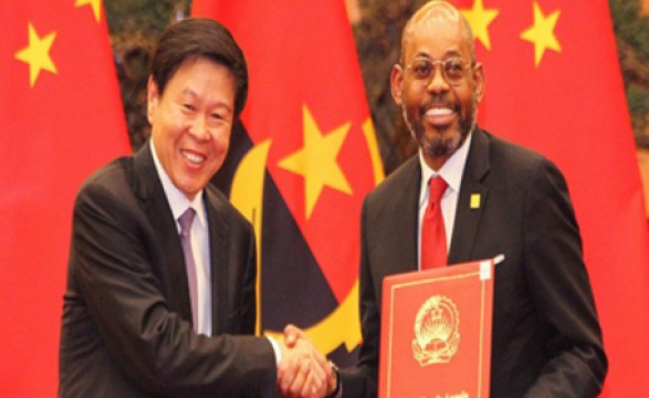 China Alarga financiamento para Angola