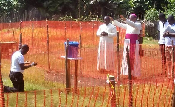 Violência dos grupos radicais islâmicos e surto de Ébola centram atenções da Igreja Católica na RDC