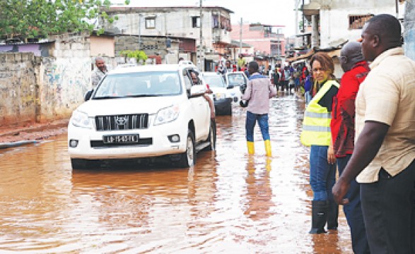 Chuvas causam 10 mortos em Luanda