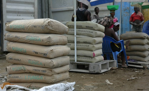  Agentes económicos apelam intervenção do estado na crise do cimento em Angola 