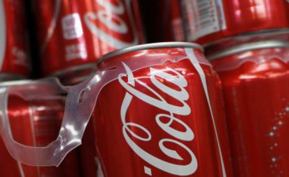 Homem morre com pulmões inchados por beber coca-cola