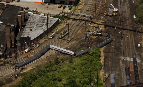 Excesso de velocidade na origem de descarrilamento em Filadélfia