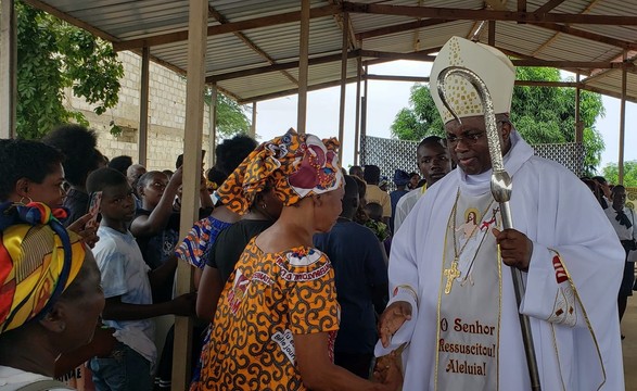 Não se faz vida com guerra, nem liberdade com opressão, adverte bispo de Cabinda