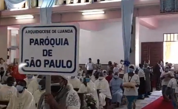 Comunidade da Arquidiocese de Luanda alegre com a ordenação de D.Lunguieky