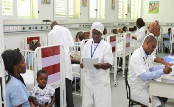 Colaboradores da saúde em Luanda denunciam impedimento no acesso ao concurso público 