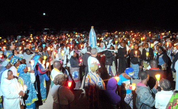 Consagrados peregrinam no santuário da muxima