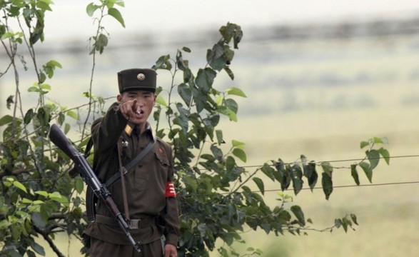 Exército da Coreia do Norte posiciona-se para o combate com os EUA e o Sul