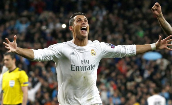 3 Golos de CR7 qualificam Real as meias finas