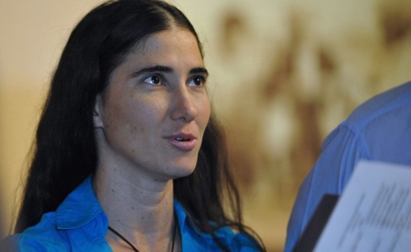 Governo de Cuba dá passaporte à blogger dissidente Yoani Sánchez