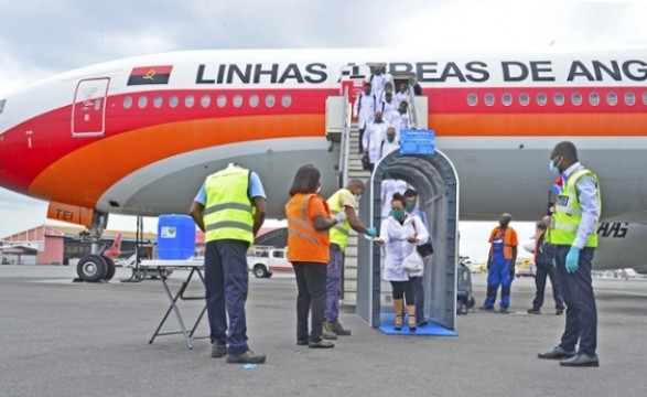 Doentes repatriados de Cuba chegam a Luanda