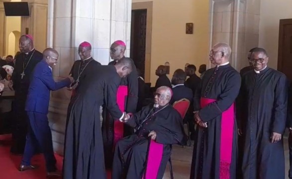 Arcebispo de Luanda recebe cumprimentos de Natal