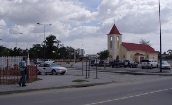 Nova Sé de Ondjiva lançada a 1ª Pedra