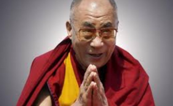 Dalai Lama elogia trabalho de missionários cristãos 