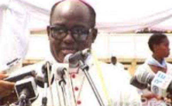 Domingo da sagrada família arquidiocese de Luanda ordena mais 2 sacerdotes