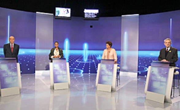 Ataques marcam primeiro debate televisivo dos candidatos a presidência no Brasil 