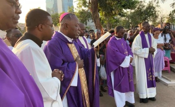 Igreja em Luanda reza pelos angolanos que ao longo dos 50 anos deram a própria vida pela Independência