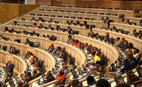 Deputados descrevem Papa como homem comprometido com as causas dos mais pobres