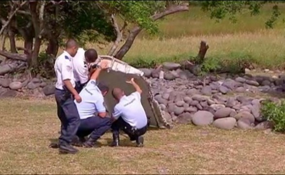 Destroços encontrados na África pertenciam ao MH370 da Malaysia Airlines