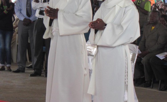 Mais dos servidores de Deus para Diocese de Namibe