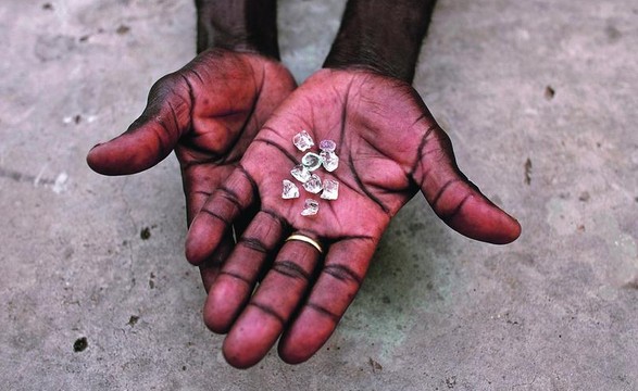 Depois do petróleo, diamante regista a pior redução do preço no mercado mundial