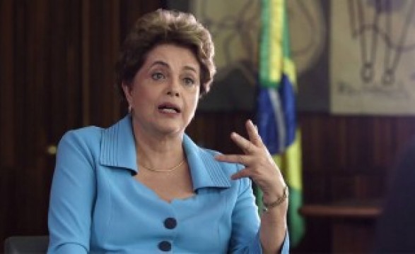 Dilma admite erros mas diz ser vítima de