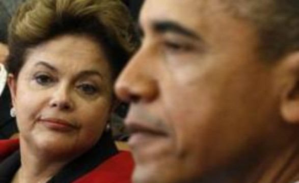 Dilma quer cabo submarino para não ser espiada pelos EUA