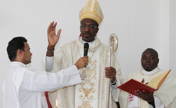 Arcebispo de Saurimo exorta jovens a não queimarem etapas