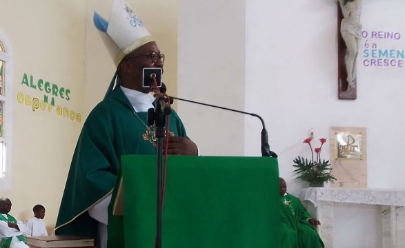 Homilia Dom Camuto V Domingo Tempo Comum na Paróquia da Santa Ana