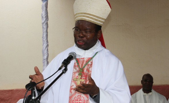 “Só faz caridade quem tira do próprio bolso e não dos bens públicos”; exorta bispo do Namibe 