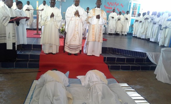 Namibe ganha dois servidores para a vinha do senhor