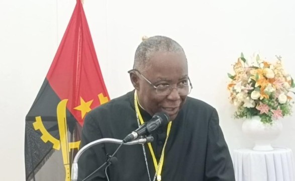 Arcebispo Metropolita de Luanda, Dom Filomeno do Nascimento Vieira Dias, no Simpósio dos 50 anos da Diocese do Sumbe, apresentou o tema “ o perfil do Sacerdote”.