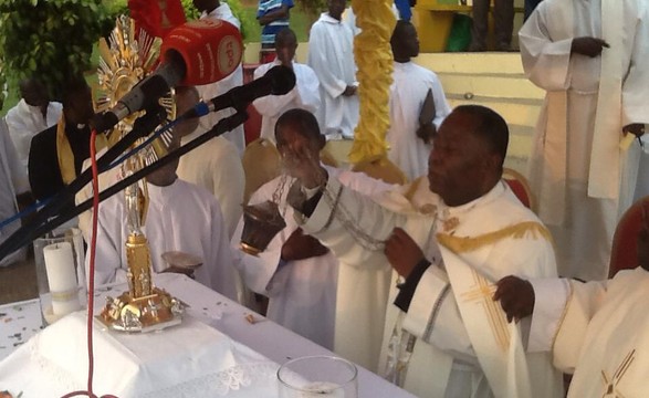 Dom Filomeno exorta cristãos a estarem enraizados em Cristo