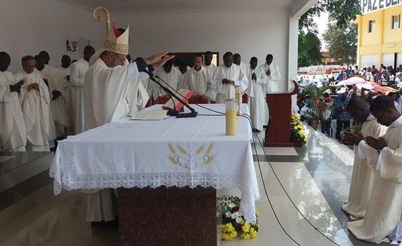 No dia mundial das vocações, Diocese de Viana ganha dois diáconos  