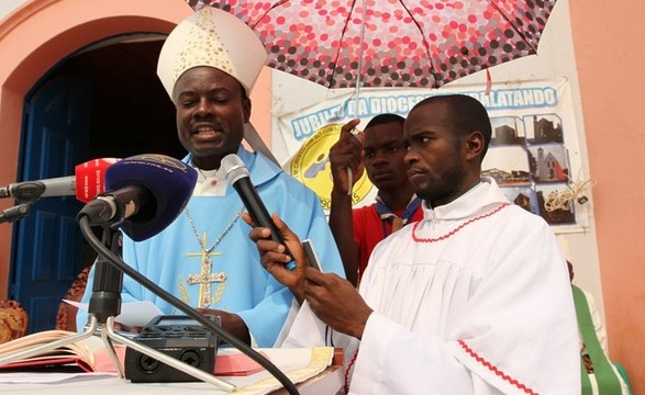 Dom Kanda encerra visita pastoral a Sé Catedral 