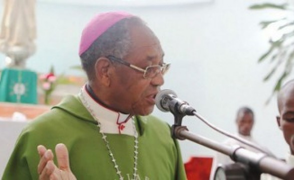 Bispo emérito do Huambo pede aos fiéis a abraçarem o caminho da perfeição 