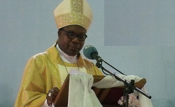 Bispo auxiliar de Luanda aponta os males que ameaçam a vida das famílias Angolanas