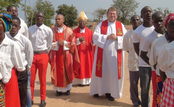 Mais aproximação dos missionários apelo de Dom Benedito no dia das missões