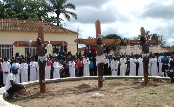 Cristãos que participam da via-sacra ganham a indulgência plenária, diz Dom Benedito