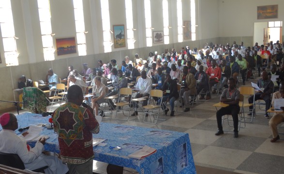 Tema sobre a juventude anima Assembleia Arquidiocesana de pastoral