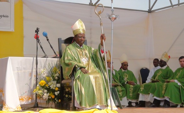 Dom Luzízila propõe vivência de um ano de escuta para Diocese do Sumbe