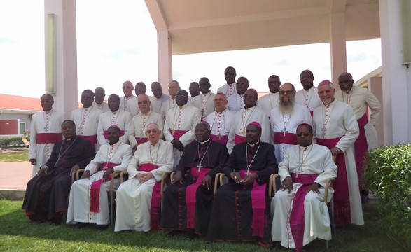 Bispos da CEAST abrem plenária com apelo da igreja ao encontro das periferias 