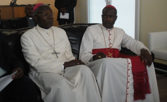 Núncio apostólico de visita a Arquidiocese do Lubango