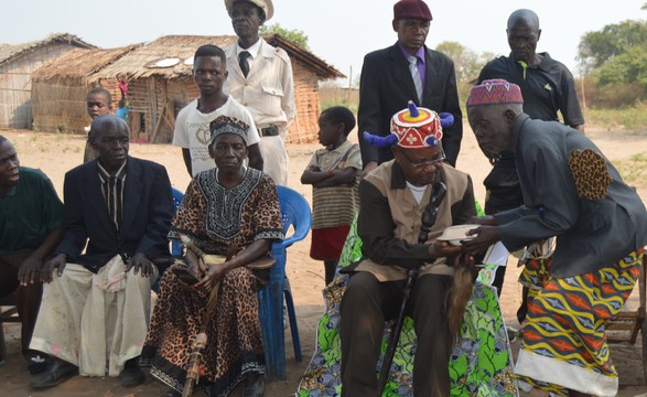 Populações do kuango em kimbele alimentam-se funge com gindungo