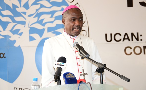 Arcebispo do Lubango apela aos angolanos aprender com erros do passado