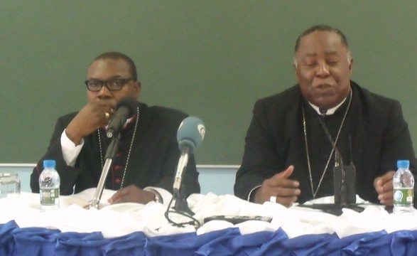 Missionários reflectem sobre as próximas actividades pastorais da igreja em Luanda