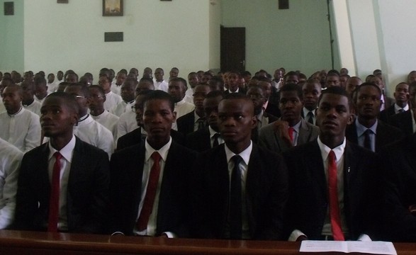 Luanda encerra Jornada de Oração pelas vocações com actividade no Seminário Maior