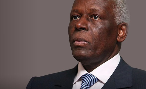 José Eduardo dos Santos nega ter deixado cofres do país vazios