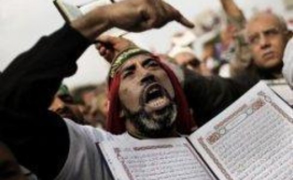 Oposição egípcia acusa islamitas de fraude no referendo