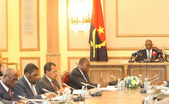 Eleições gerais em Angola marcadas para 23 de Agosto