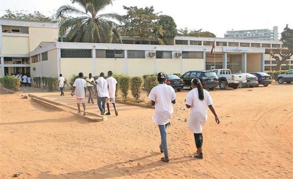Falta de água e saneamento básico nas escolas públicas